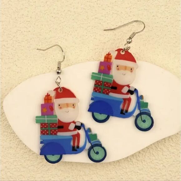 Hand Crafted Festive dangle earrings - Picture 3 of 5